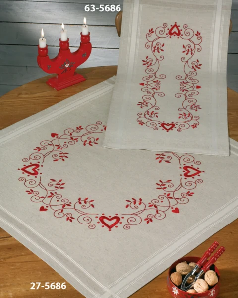 Broderikit Jul i rødt 80 x 80 cm