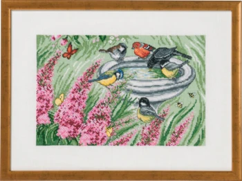 Broderikit Fuglehuset i haven R5350 47 x 34 cm