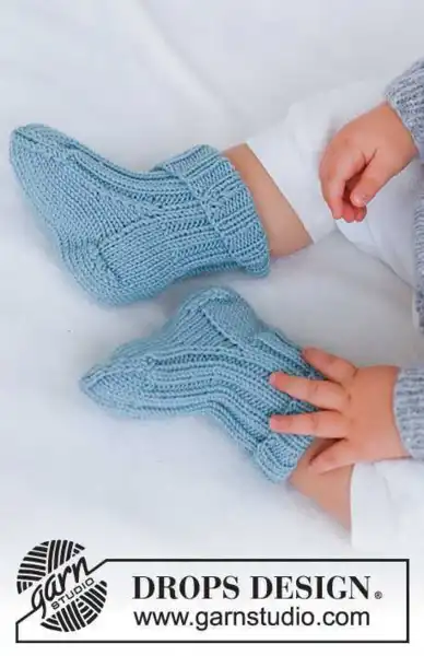 42-12 Dream in Blue Socks by DROPS Design