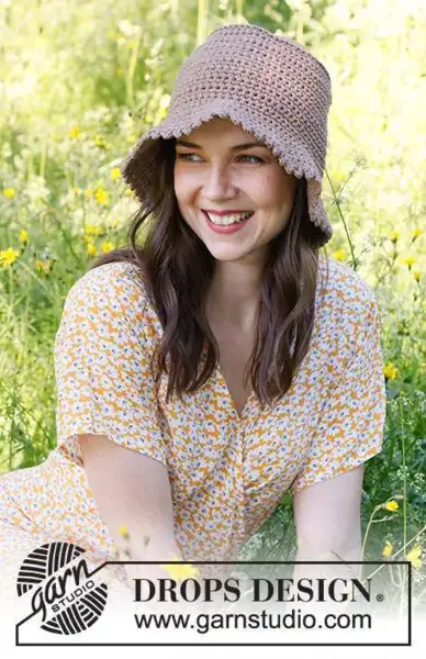 229-30 Elven Queen Hat by DROPS Design