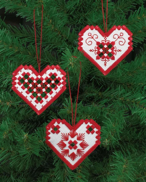 Broderikit Hardanger hjerte rød x3 7,5x8 cm