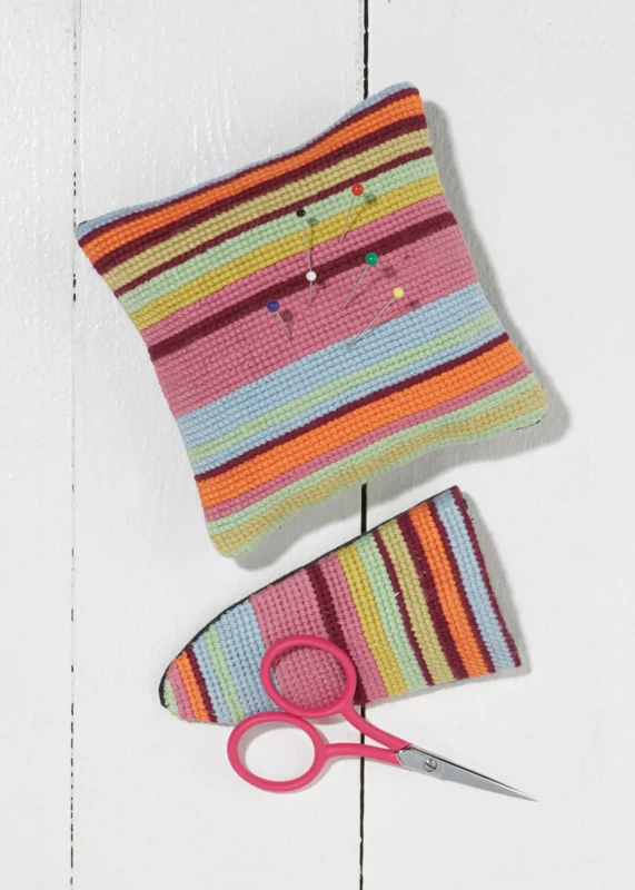 Broderikit Sakseetui i striber 8 x 11 cm
