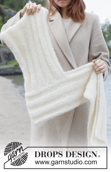 261-6 Robin's Bride Scarf by DROPS Design