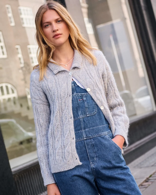 9410320_M23 Model 23 – Nordic Knits 3: Top-Down-Cardigan