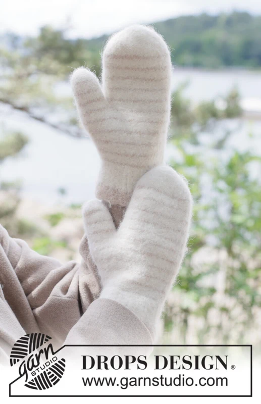 261-50 Birch Bark Mittens by DROPS Design