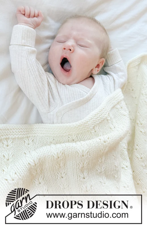 51-8 Snuggle Mist Blanket by DROPS Design