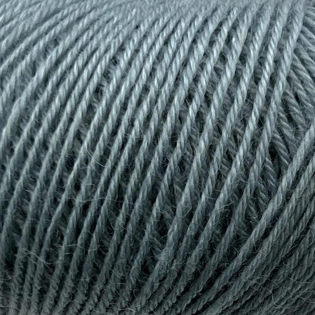 Onion Nettle Sock Yarn 1017 Grå