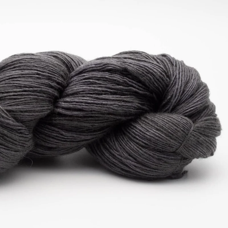 Manos del Uruguay Fino SF427 Mourning