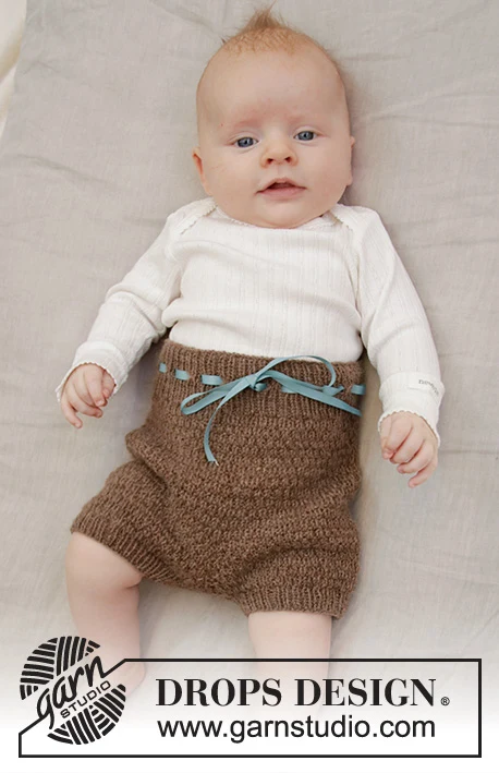 33-23 Shorts and Sweet by DROPS Design