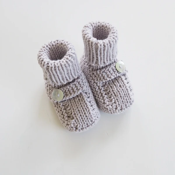 DG18-04 Babysokkesko