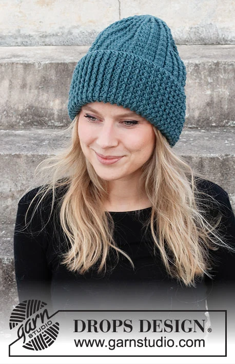 214-38 Deep December Fjords By DROPS Design