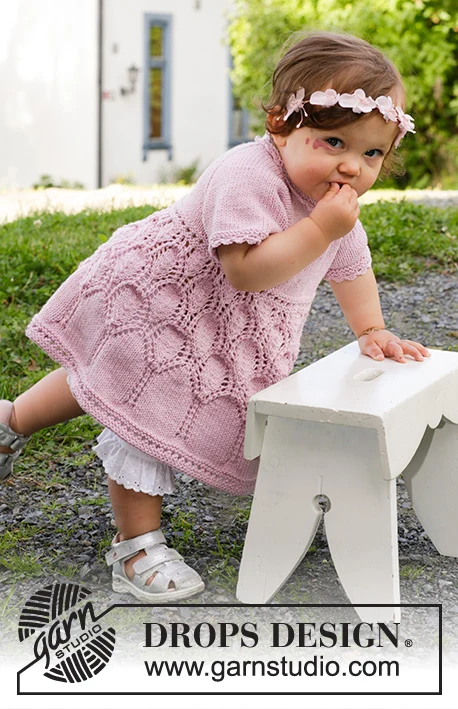 38-2 Little Miss Daisy by DROPS Design
