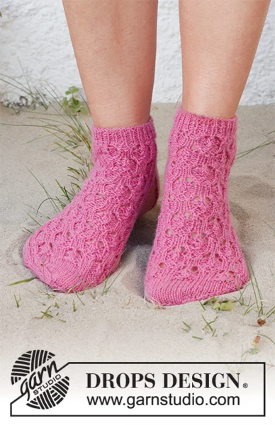 223-41 Raspberry Racers by DROPS Design