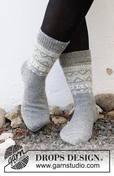 214-53 Highland Hikers by DROPS Design
