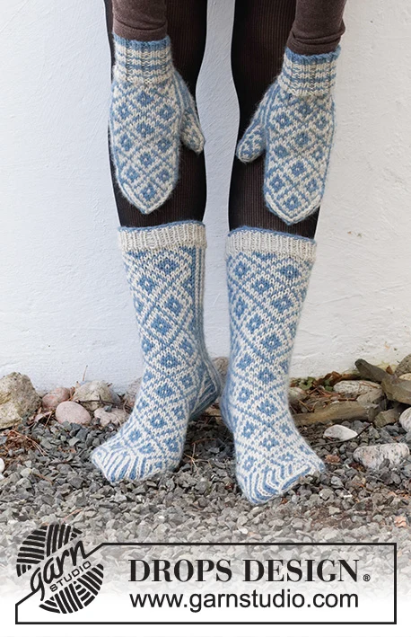 214-54 Fjord Mosaic Set by DROPS Design