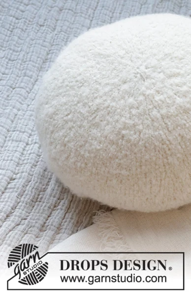 228-62 Snug Boucle Pillow by DROPS Design