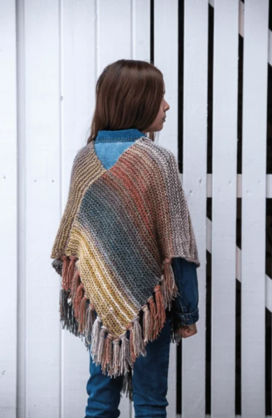 92378 Enkel rätstickad barnponcho i Cookie