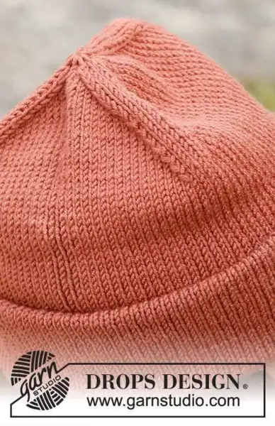 44-9 October Smiles Hat by DROPS Design
