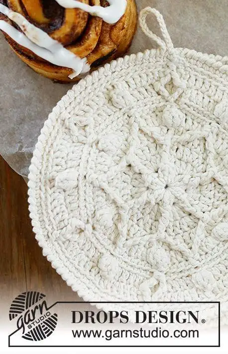 0-1577 Ice Star Potholders by DROPS Design