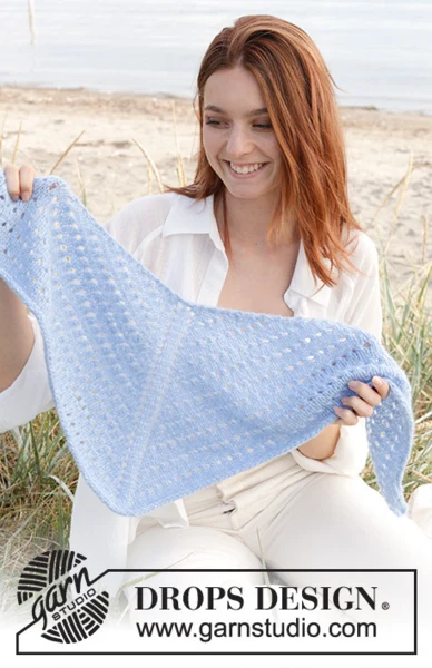 238-14 Little Bluebird by DROPS Design
