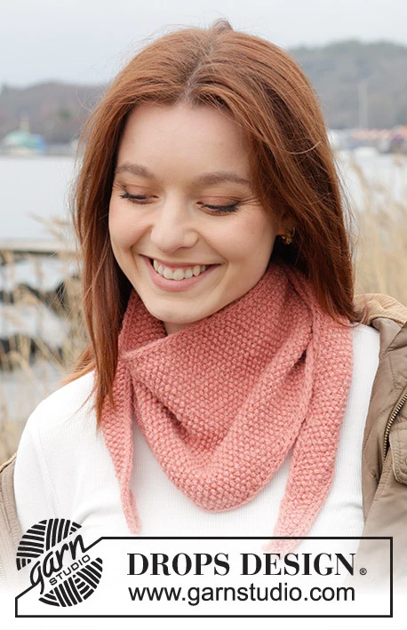 242-21 Pretty Peach Shawl by DROPS Design