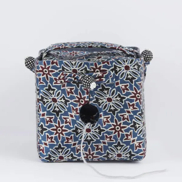 Lantern Moon Strikkeboks Ajrak