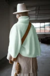 DG 443-19F FLORENCE PONCHO & HALSTUBE