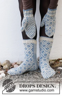 214-54 Fjord Mosaic Set by DROPS Design